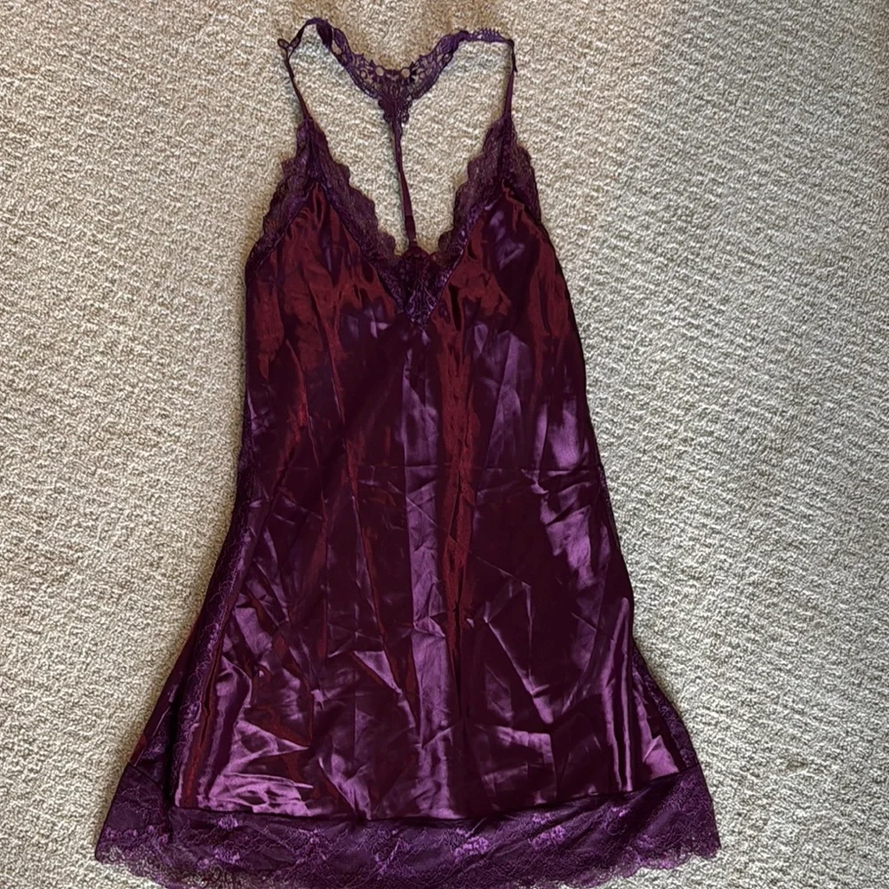 Elegant Purple Lace Trim Nightgown - Picture 1 of 3